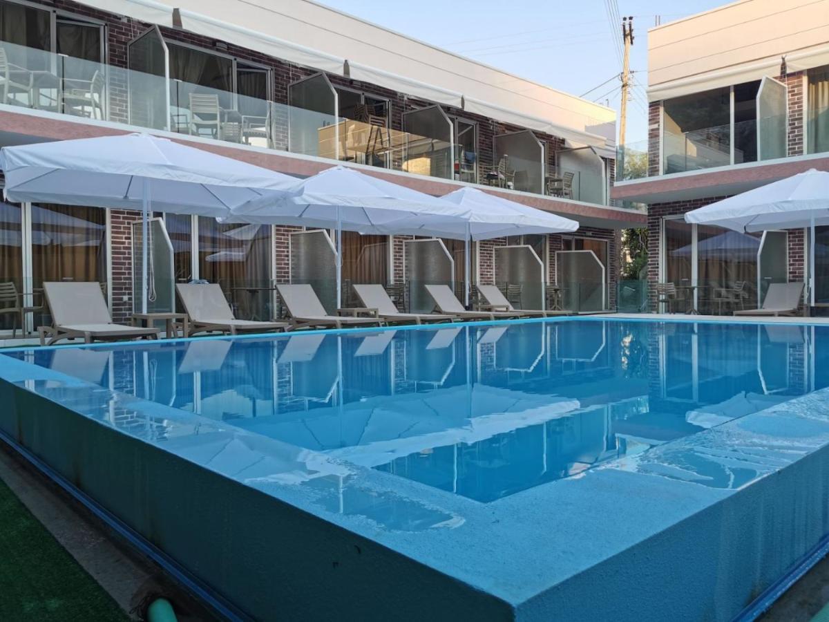 Hotel Capital Lux 니드리 외부 사진