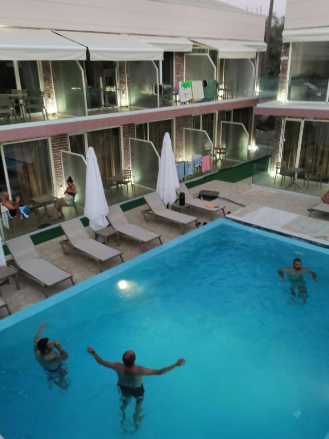 Hotel Capital Lux 니드리 외부 사진