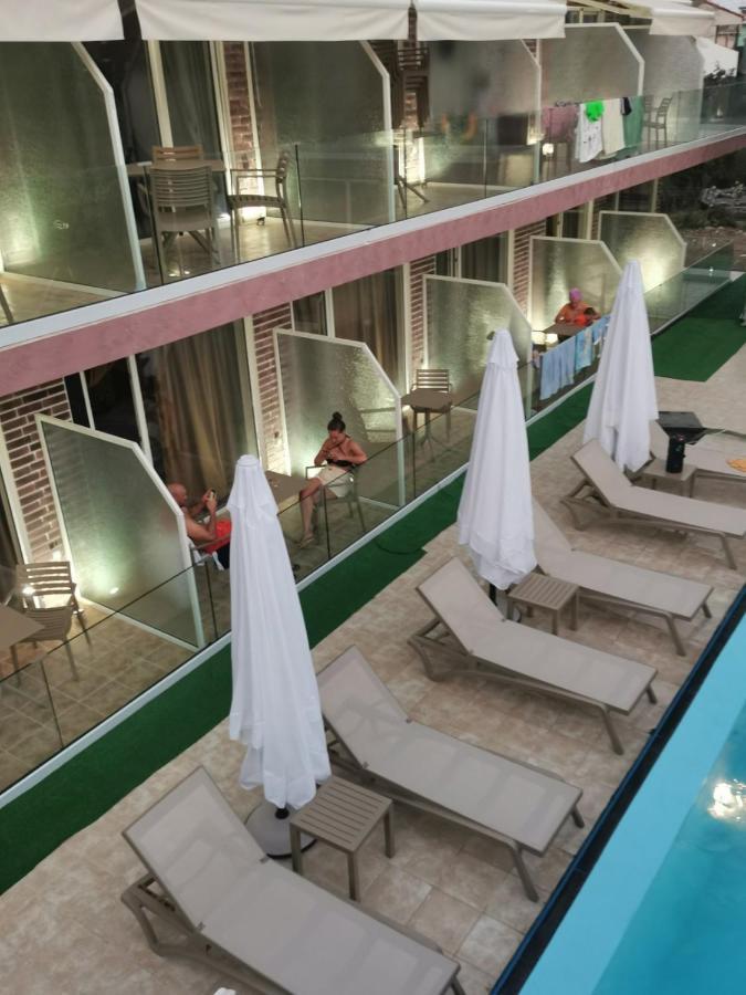 Hotel Capital Lux 니드리 외부 사진
